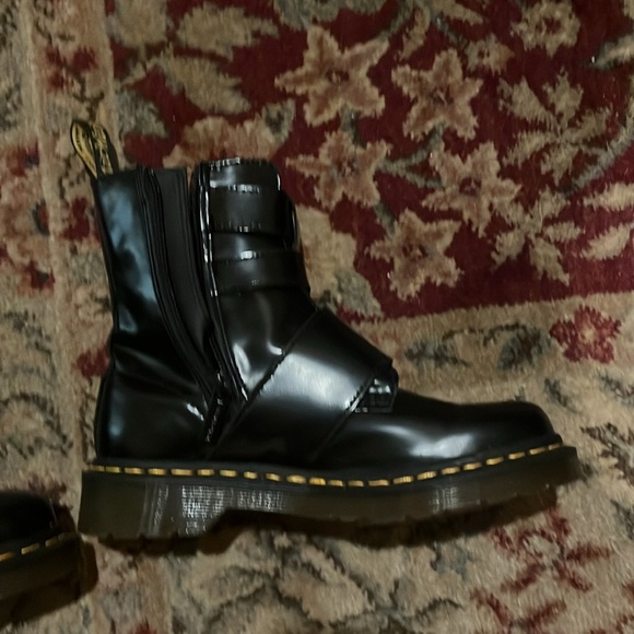 Dr. Martens black boots - Picture 3 of 8